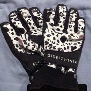686 WOMEN’S GLOVES *NEW*